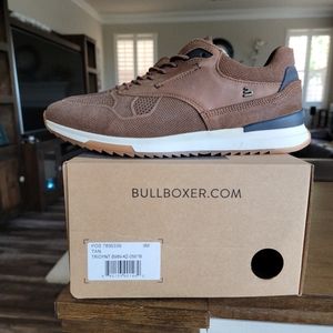 Brand New with box, Mens Bullboxer Sneakers, size 9, Cognac